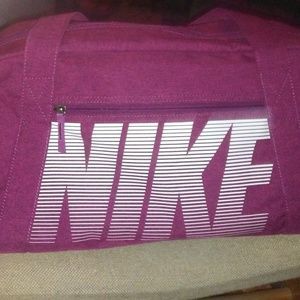 NIKE GYM BAG